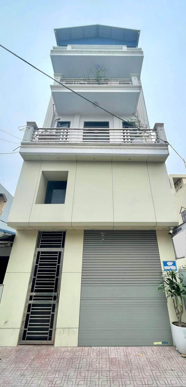 Nhà FrontHouse 3 tầng tại Lộc Vượng, 54m² giá 3.65 tỷ - Kinh doanh sầm uất!