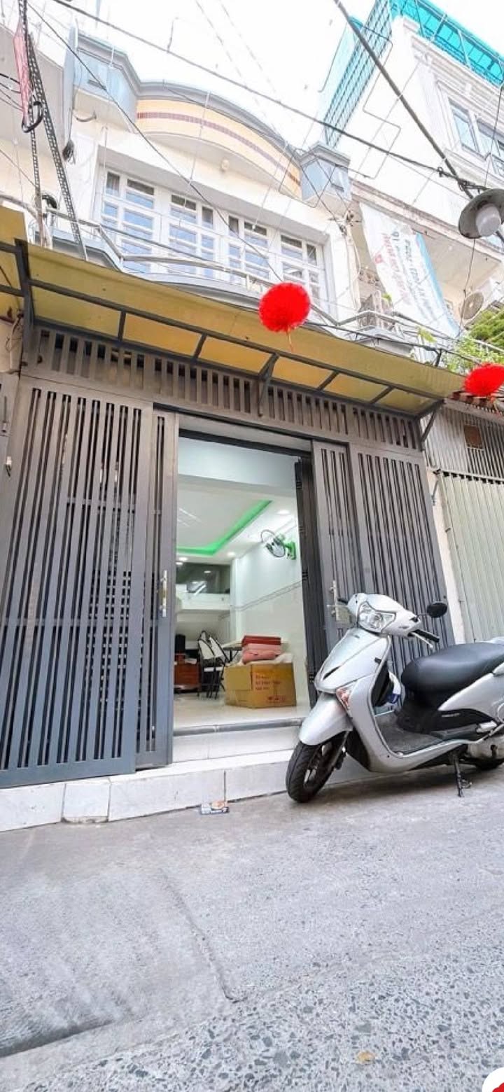 Nhà riêng Tôn Thất Thuyết Q4 40m² giá 6 tỷ - Khu vực sầm uất nhất!