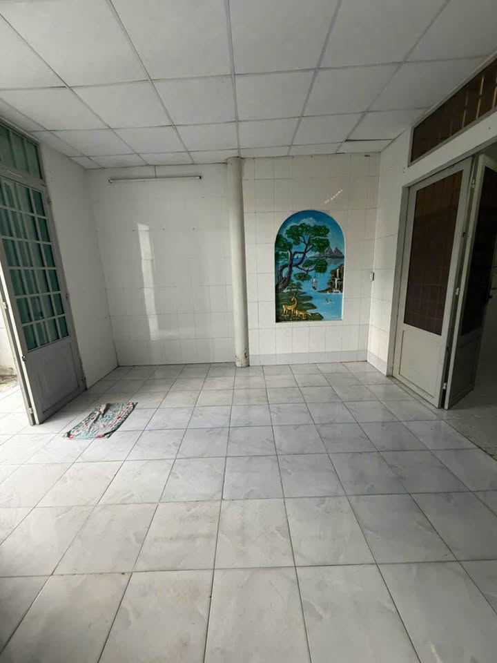 Nhà mặt tiền kinh doanh Phường 9 Vĩnh Long 125m² giá 5 triệu - Dọn vào ở ngay!