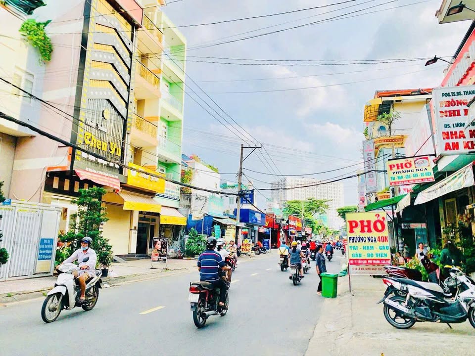 Nhà mặt tiền Văn Cao, Tân Phú 68m² giá 12.2 tỷ - Đầu tư sinh lời ngay!