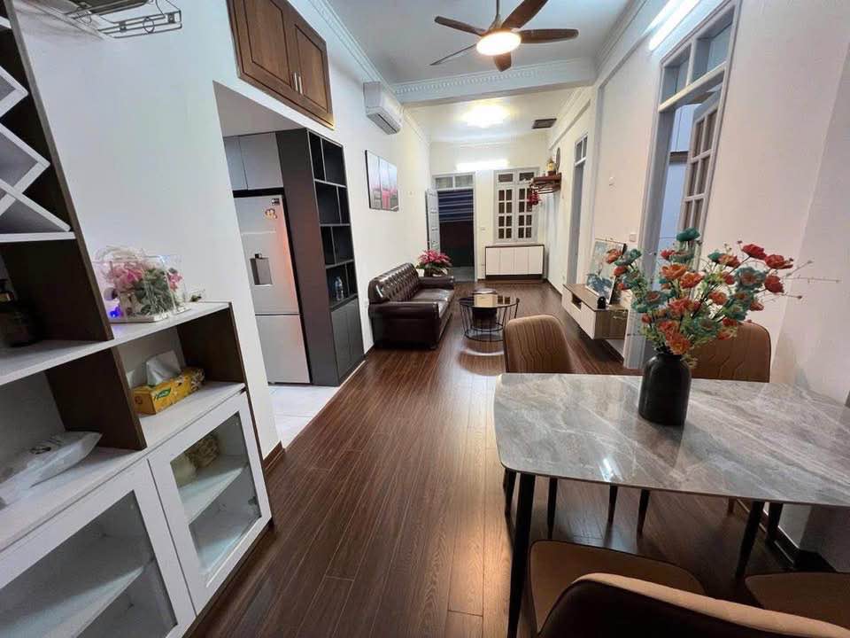 Căn hộ tập thể Quan Nhân, Thanh Xuân 70m² giá 4.91 tỷ - Đầy đủ nội thất đẹp mắt!