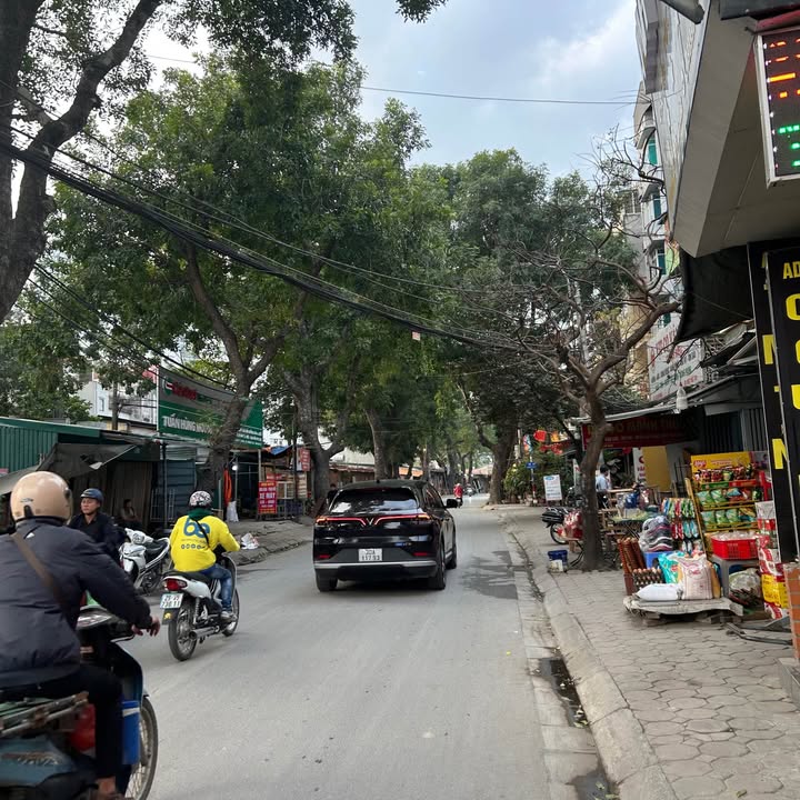 Căn hộ dịch vụ Cổ Nhuế 110m² giá 36.9 tỷ - Kinh doanh sầm uất ngay mặt phố!