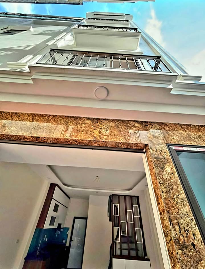 Nhà 5 tầng Việt Hưng 36m² giá thỏa thuận - Gần Big C Long Biên