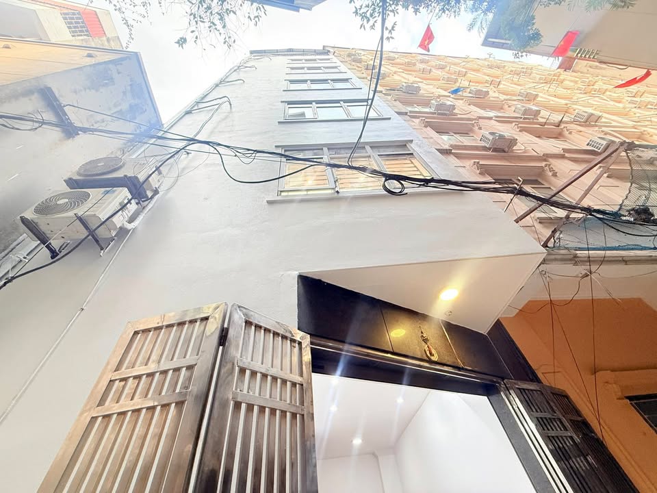 Nhà riêng Nam Từ Liêm 43m² giá 13.8 tỷ - Thang máy ô tô đỗ cửa