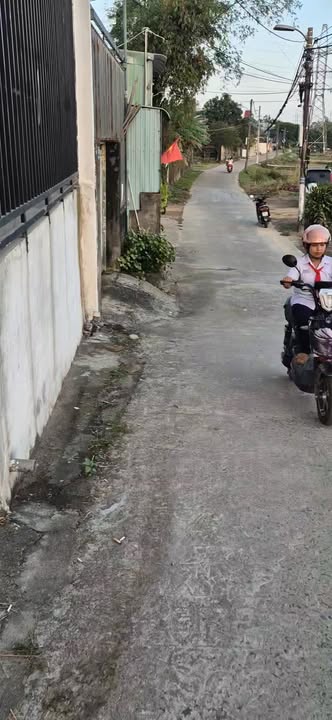 Nhà cấp 4 chính chủ đường Nguyễn Phú Hường 141.7m² giá 2.6 tỷ - Đầu tư sinh lời!