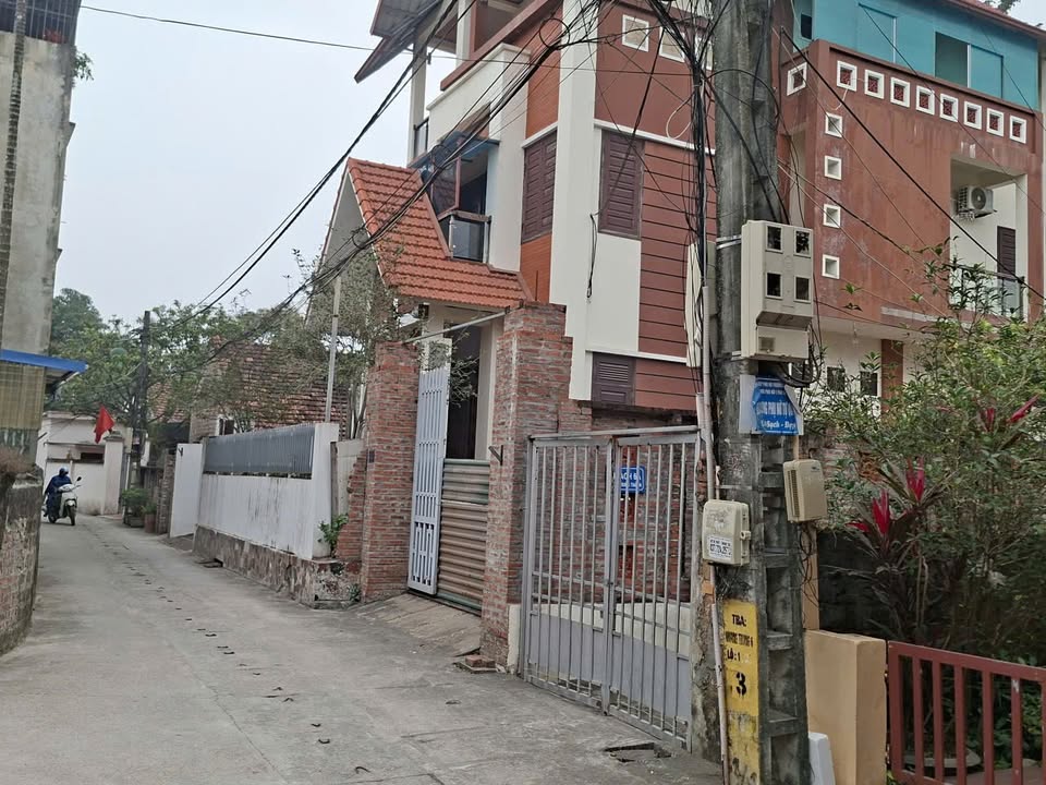 Đất thổ cư gần Bệnh viện Sơn Tây 100m² giá chỉ 2.1 tỷ - Cơ hội hiếm có!