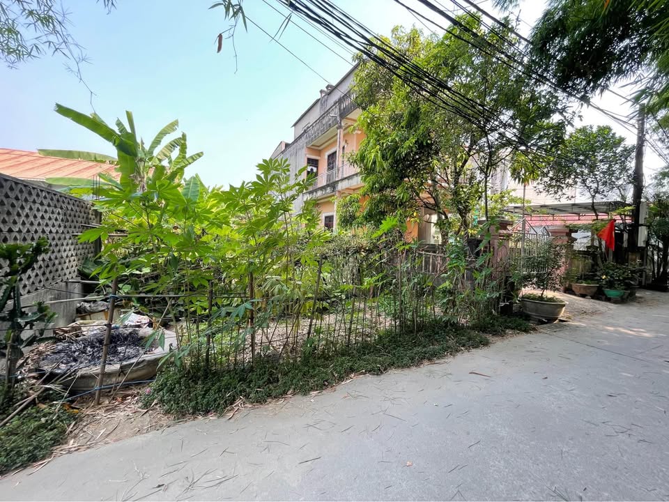 Đất đẹp Phú Thượng 182m² giá 3 tỷ - Gần sân bóng Lại Thế!