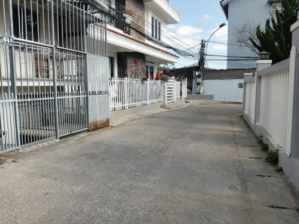 Nhà riêng Đà Lạt 40m² giá 3.6 tỷ - Tiện ích đầy đủ, vào ở ngay!