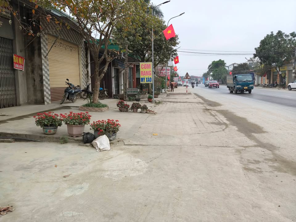 Nhà mặt đường QL7, Đô Lương 50m² giá 5 tỷ - Lô góc kinh doanh sầm uất!