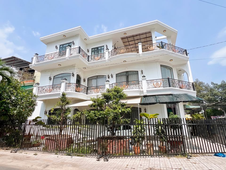 Biệt thự góc Phường Mỹ Xuyên 128m² giá 1x tỷ - Nội thất cao cấp sẵn sàng ở ngay!