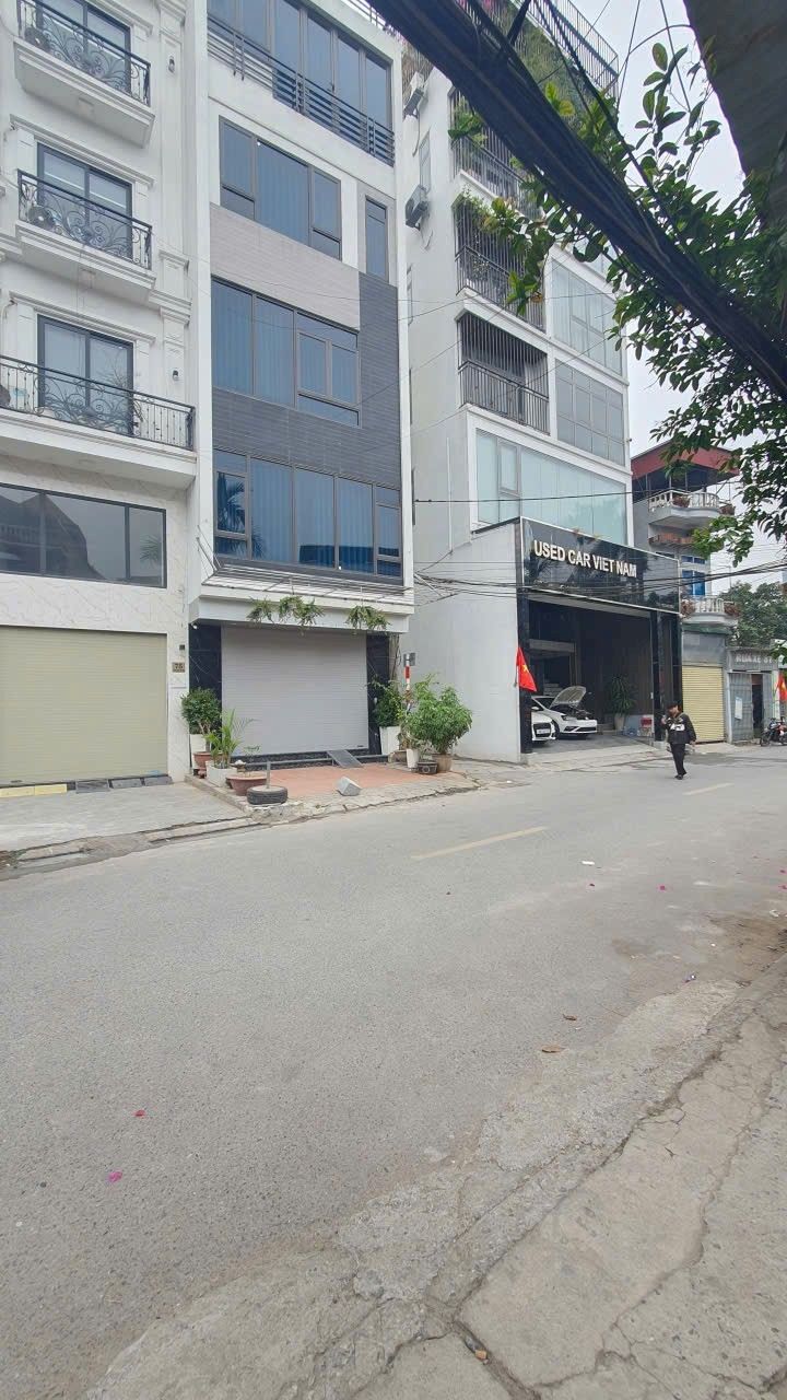 Nhà mặt phố Phúc Đồng 45m² giá 15 tỷ - Kinh doanh đắc địa, thang máy sẵn có!