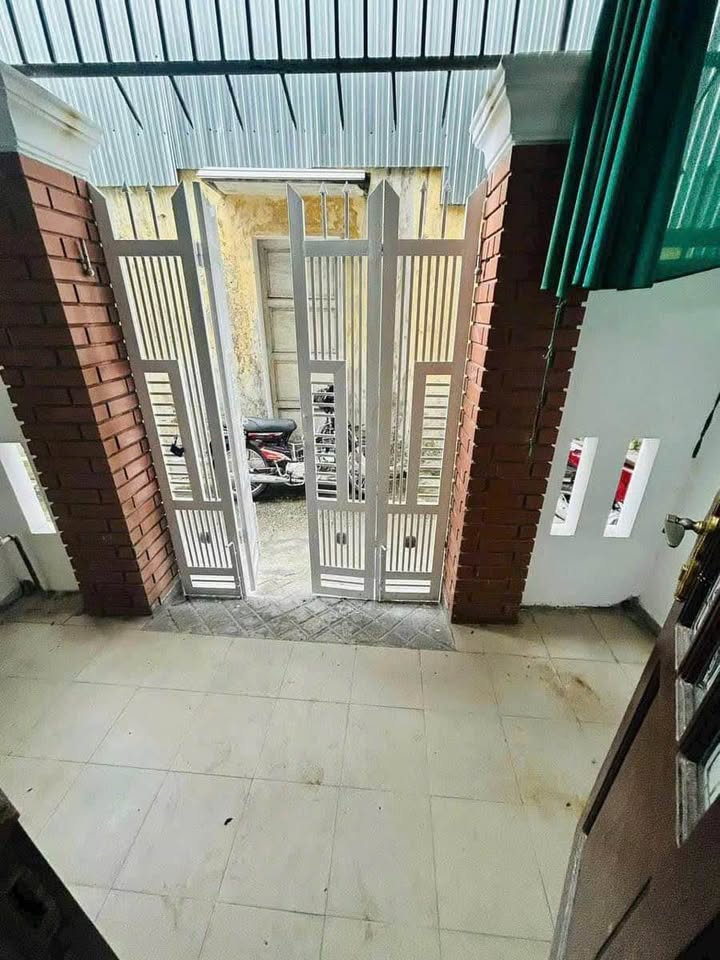 Nhà nguyên căn 2 tầng Lê Đại Hành, Tây Lộc giá chỉ 4 triệu - Phòng đẹp, đầy đủ tiện nghi!