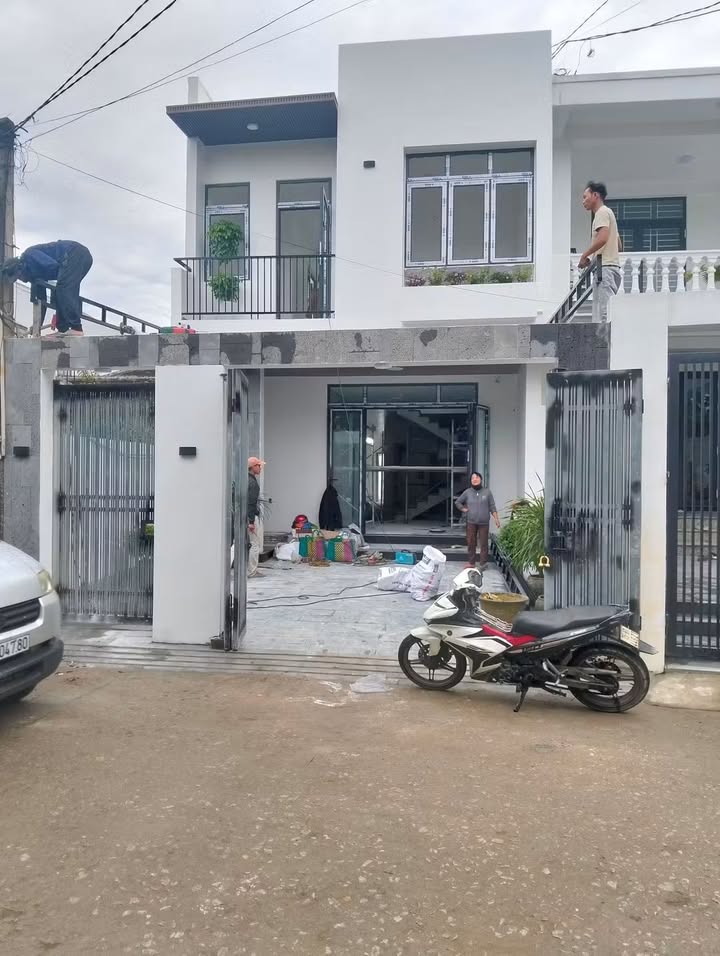 Nhà 2 tầng TDP Lại Thế - Phú Thượng 178m² giá thỏa thuận - Sẵn sàng vào ở ngay!