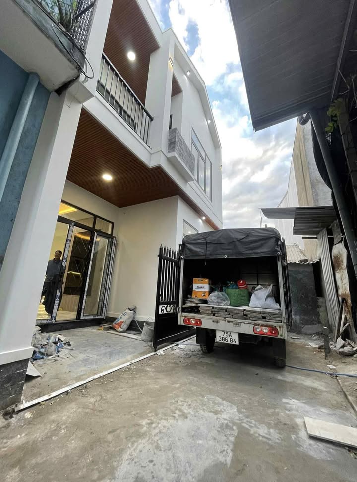 Nhà 2 Tầng kiệt 35 Ngự Bình, Huế 60m² giá 2.86 tỷ - Vị trí đắc địa gần chợ An Cựu!