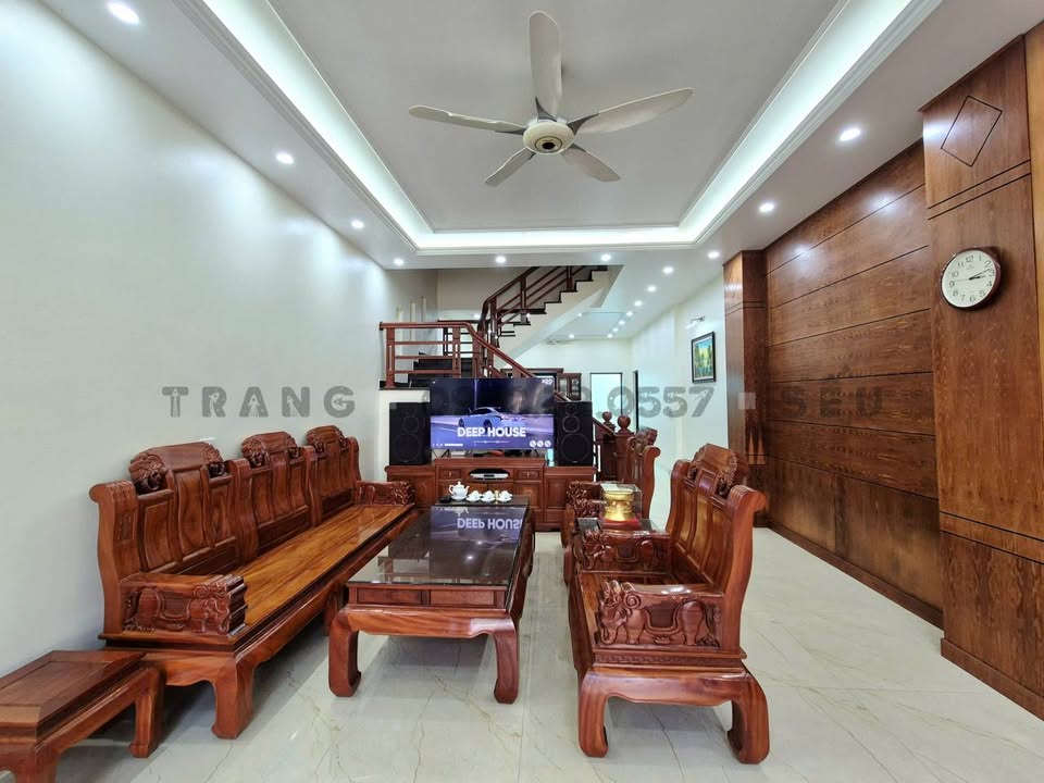 Nhà phố 3 tầng tại Lê Lai, 120m² giá 6 tỷ - Vị trí thuận lợi gần trường chuyên!