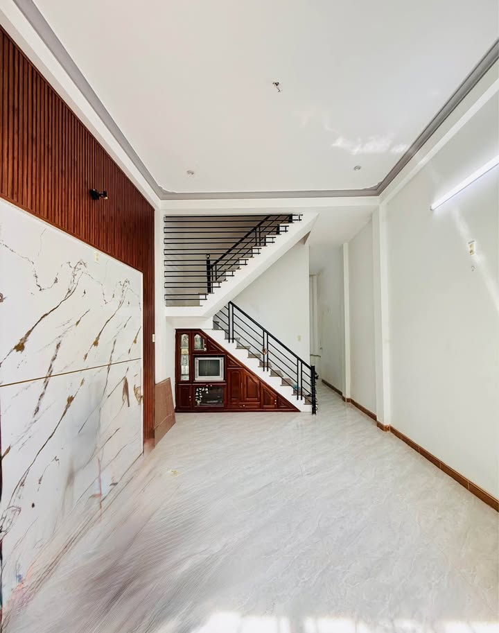 Nhà hẻm 171 Ngô Mây, Quy Nhơn 37m² giá 2.35 tỷ - Vị trí trung tâm thuận tiện!