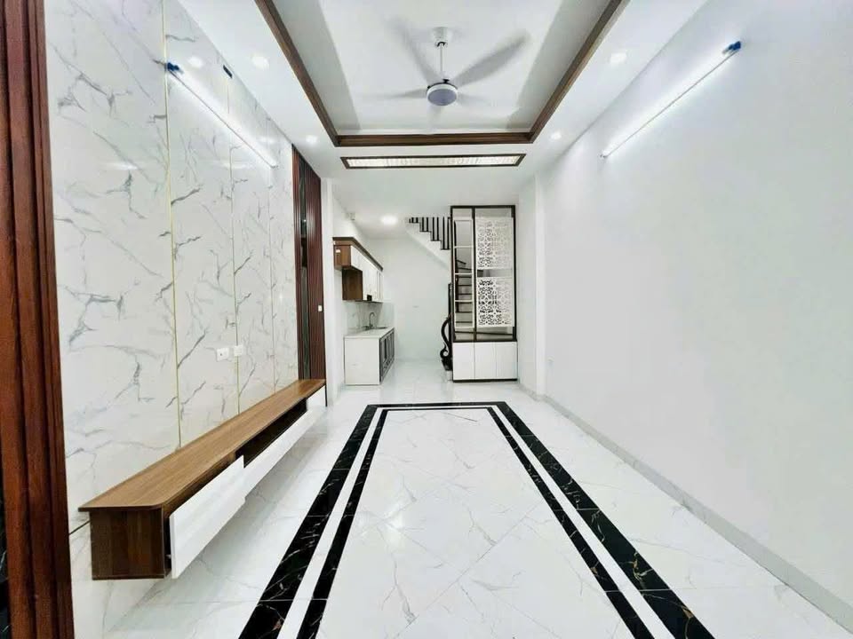 Nhà 4 tầng Phường Việt Hưng 35m² giá 4 tỷ - Sổ đỏ chính chủ sang tên ngay!