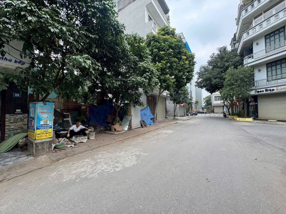 Đất nền Phường Giang Biên, Quận Long Biên 64.3m² giá 255 triệu - Hướng Đông Nam view vườn hoa!