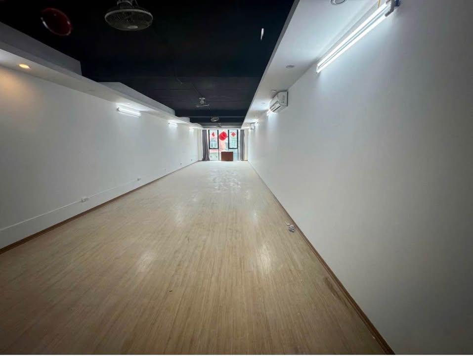 Sàn văn phòng cho thuê tại Nguyễn Ngọc Nại, Thanh Xuân 90m² giá 15 triệu - Không gian làm việc lý tưởng!