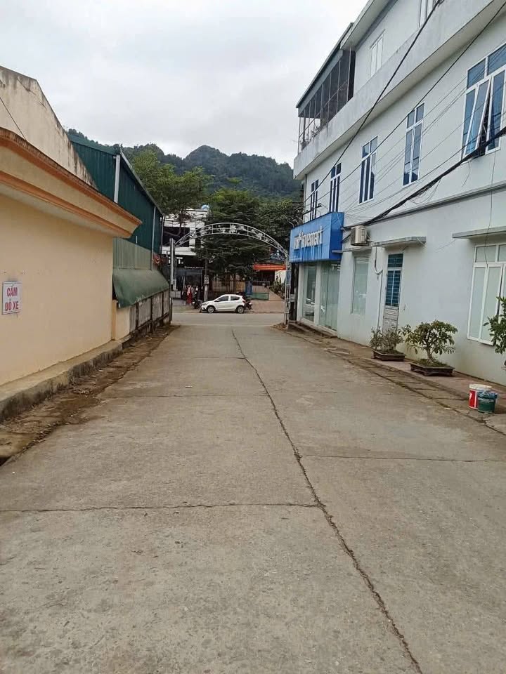 Đất thổ cư 224 Đường Trần Phú, Lai Châu 100m² giá chỉ 700 triệu - Cơ hội đầu tư tuyệt vời!