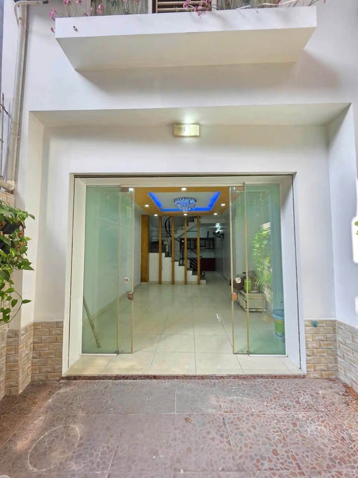 Nhà 3 tầng Lạch Tray, 45m² giá 3.1 tỷ - Không gian sống lý tưởng cho gia đình!