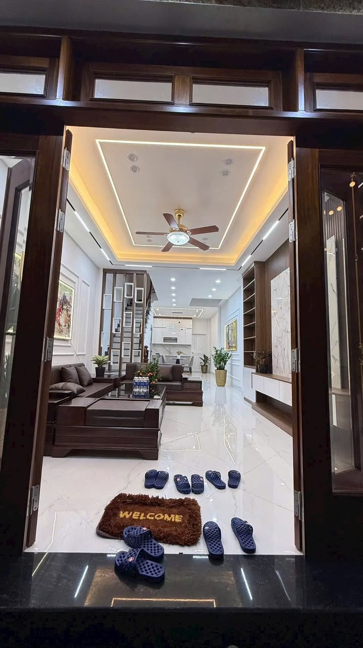 Nhà 4 tầng Xóm Đình, Vĩnh Ninh, 71m² giá 7 tỷ - Full nội thất xịn sò, vào ở ngay!