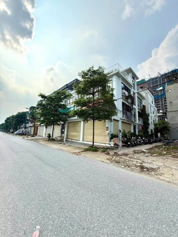 Văn phòng cho thuê tại Linh Đàm 180m² giá thỏa thuận - Vị trí đắc địa gần hồ