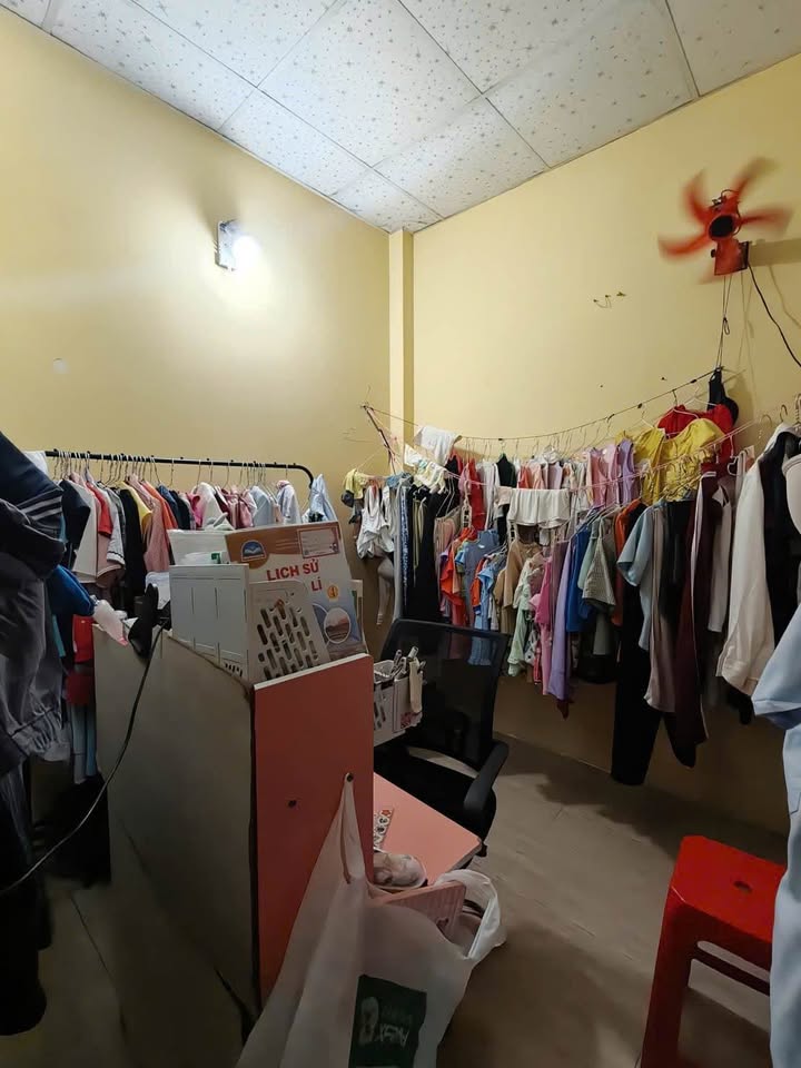 Nhà riêng Thạnh Xuân 13, Quận 12, 24m² giá 1.28 tỷ - Sổ chung, khu dân cư hiện hữu!