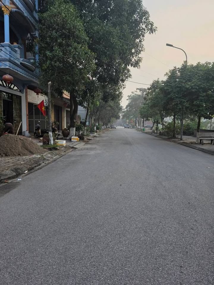 FrontHouse Thị Trấn Hồ - 90m² giá 6.9 tỷ - View Công Viên tuyệt đẹp!