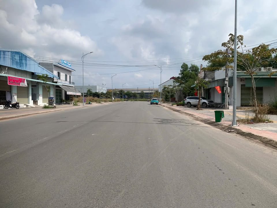 FrontHouse mặt tiền đường D10, Bình Chánh 551m² - Đầu tư sinh lời ngay!