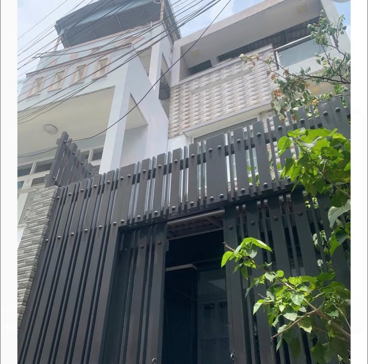 Nhà FrontHouse Kinh Dương Vương Quận 6 95m² giá 12.5 tỷ - Hiếm có nở hậu