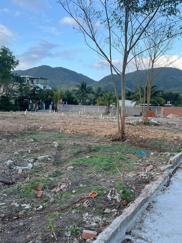 Đất nền Nha Trang 110m² giá 1.95 tỷ - Sổ riêng, gần biển