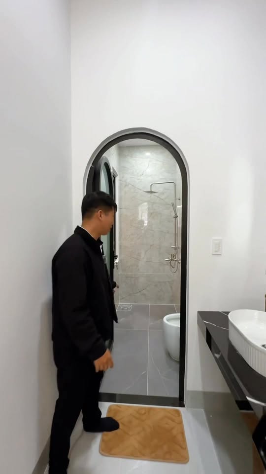 Nhà mới 100% tại Thôn 6 Cư êbur, Buôn Ma Thuột 100m² - Full nội thất, giá chỉ 3.99 tỷ!