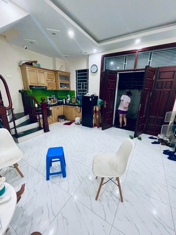 Nhà mặt phố Nguyễn Đình Hoàn, Cầu Giấy 33m² giá 7 tỷ - Kinh doanh sầm uất!