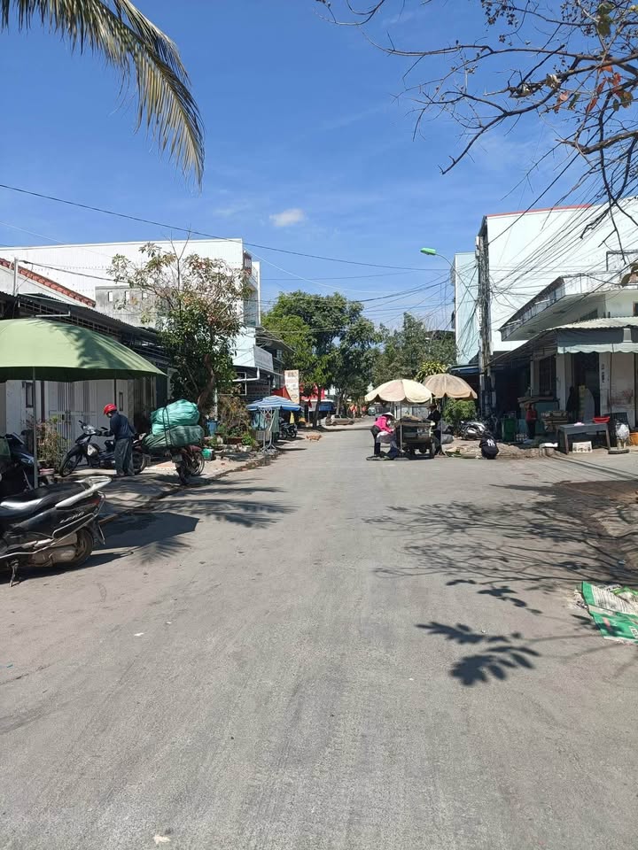 Đất nền Tô Hiến Thành, Quảng Ngãi 197m² giá 1.8 tỷ - Vị trí đắc địa gần chợ!