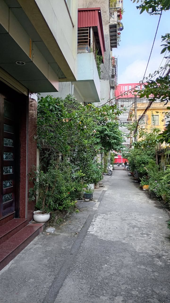 Nhà mặt ngõ Ngọc Lâm, 49m², giá 13.45 tỷ - Kinh doanh đỉnh cao!