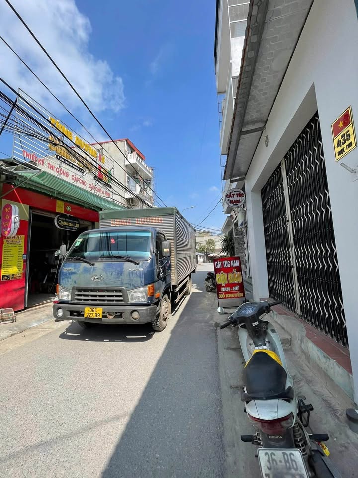 Nhà mặt đường Ngọc Mai, 91m² giá 3 tỷ - Kinh doanh sầm uất!