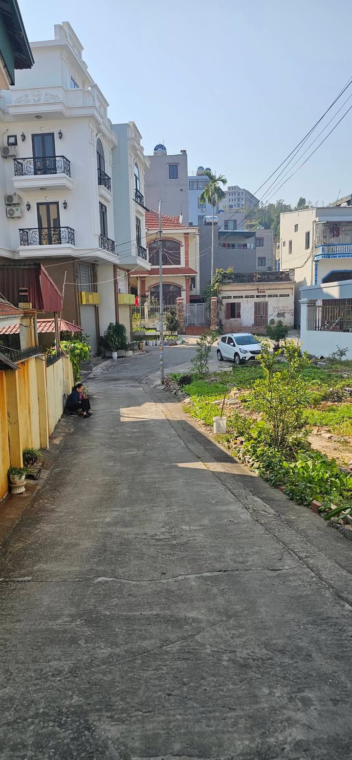 Đất mặt tiền đường Khu 7 Bãi Cháy 55m² giá 2.5 tỷ - Hướng Tây tứ mệnh