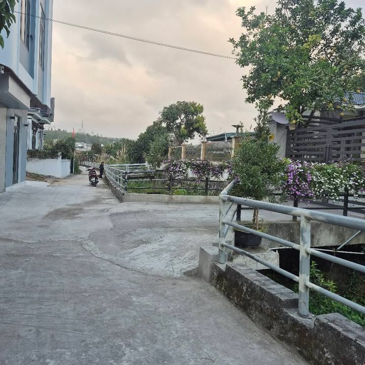 Đất nền Phường Hà Lầm 51.2m² giá 1 tỷ - Sổ hồng chính chủ, ô tô vào tận nơi!