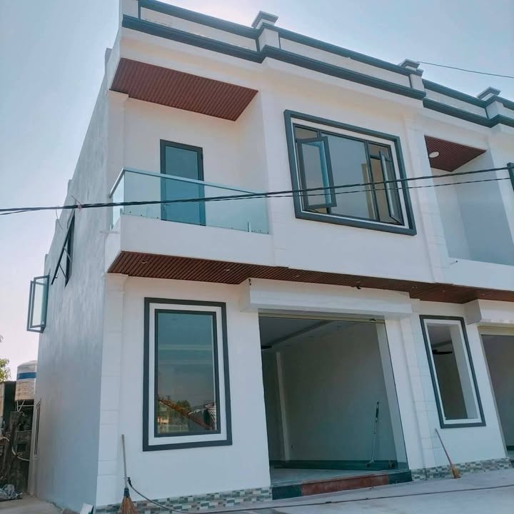 Nhà 2 tầng mới xây tại Hà Tu, 74m² giá 2.35 tỷ - Đón Tết ở ngay!