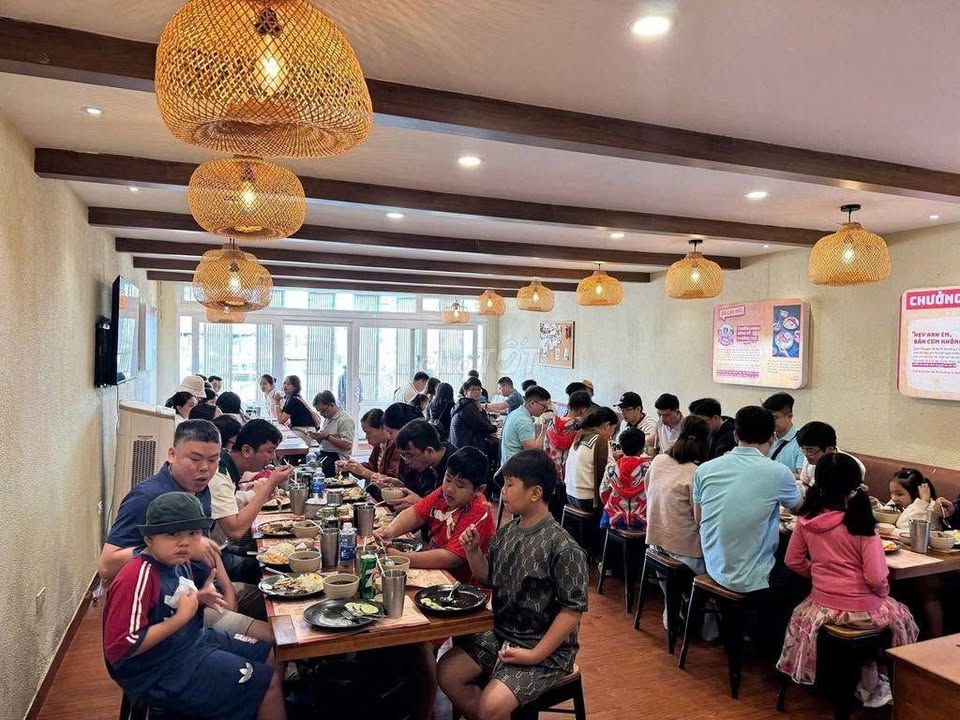 Sang nhượng mặt bằng đường Nam Kỳ Khởi Nghĩa, Đà Lạt 100m² - Đang kinh doanh hiệu quả!