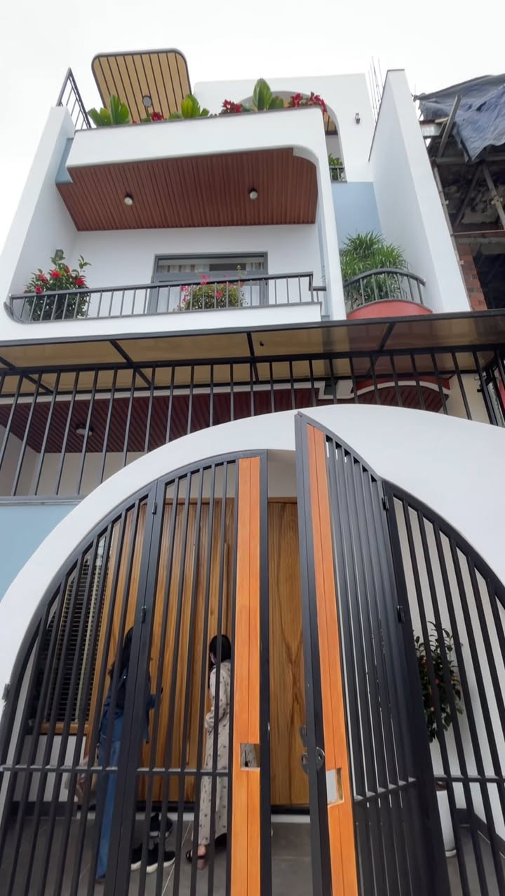 Nhà 3 tầng đường Trần Đình Tri, 63.7m² giá 5.85 tỷ - Dọn vào ở ngay!