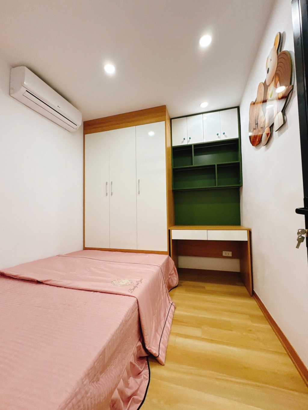 Căn hộ tập thể Thanh Xuân Bắc 76m² giá 4.7 tỷ - Nhà đẹp lô góc ngay phố!