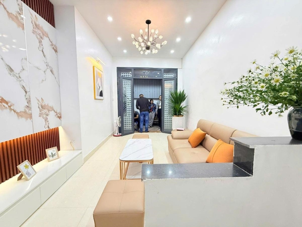 Nhà phố Lạc Long Quân, Cầu Giấy 32m² giá 9.2 tỷ - Sẵn sàng vào ở ngay!