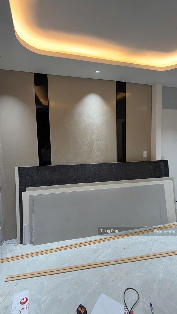 Nhà 3 tầng mới 100% Hồng Bàng, Q.6 giá 2,57 tỷ - Thiết kế hiện đại, vào ở ngay!