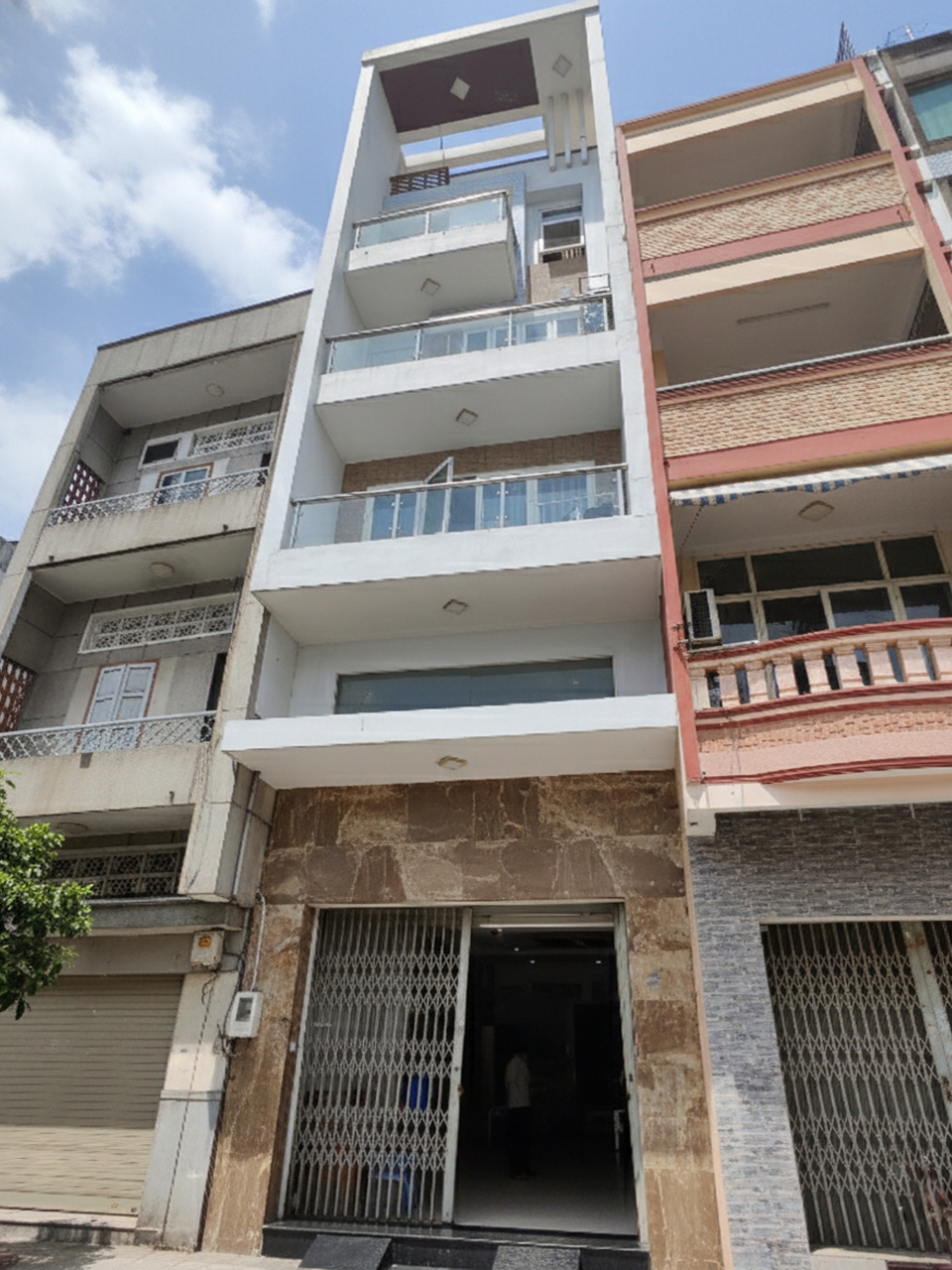 Chính chủ CHDV 20 phòng mặt tiền Nguyễn Thị Nhỏ Q5, 198m² giá 52 tỷ - Đầu tư sinh lời ngay!