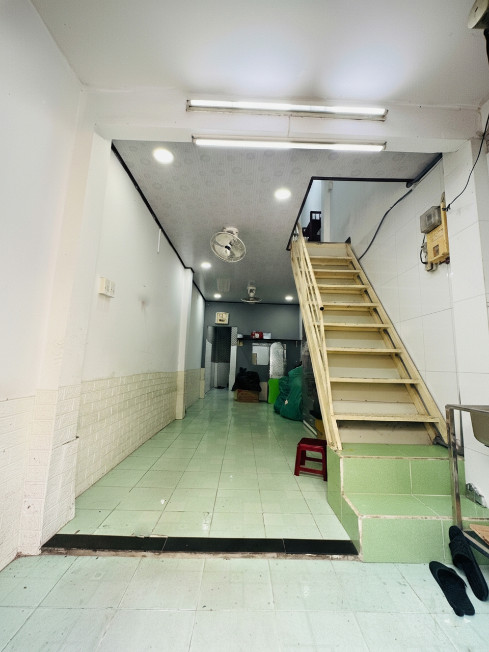 Nhà mặt tiền Nguyễn Thái Bình, Tân Bình, 22.3m² giá 5.5 tỷ - Sổ hồng chính chủ!