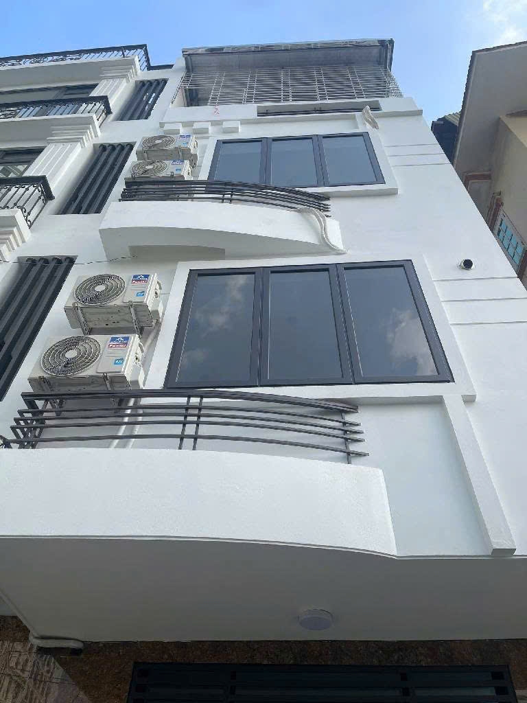 Nhà 4 tầng Mỹ Đình 42m² giá 14.25 tỷ - Vị trí đắc địa, sổ đỏ chính chủ!