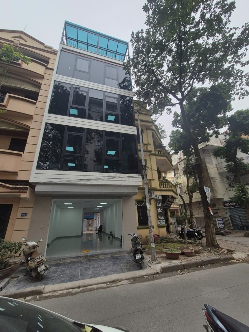 Nhà liền kề Bắc Linh Đàm 85m² giá 29 tỷ - Thang máy, nội thất xịn