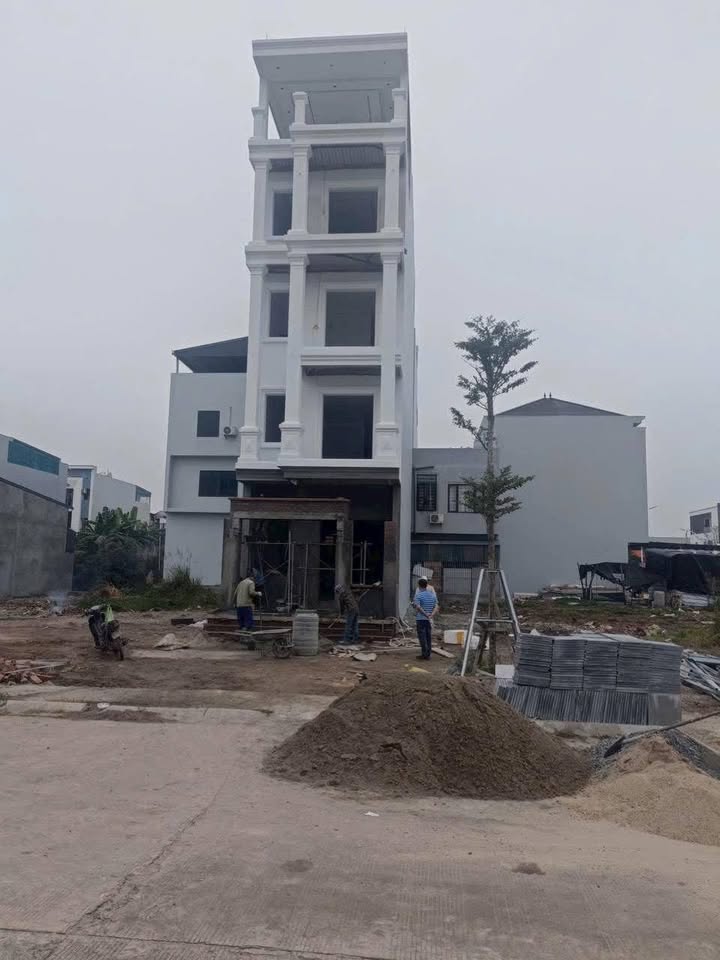 Đất nền đẹp Trần Nhật Duật Móng Cái 100m² giá 3.x tỷ - Tiềm năng tăng giá mạnh!